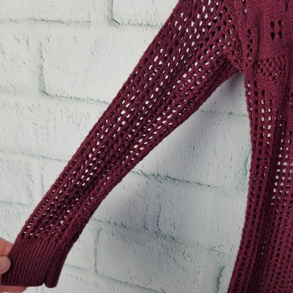 American Eagle Outfitters Womens Open Knit Burgundy Sweater Size XS - Picture 6 of 7